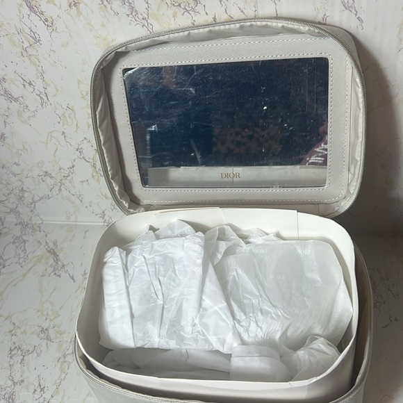 NEW - DIOR WHITE AND GOLD MAKE UP VANITY KIT - Picture 10 of 11